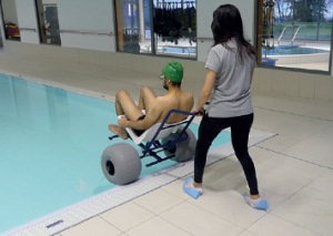 HEXAGONE HAVUZLAR İÇİN TEKERLEKLİ SANDALYE / UNIKALO